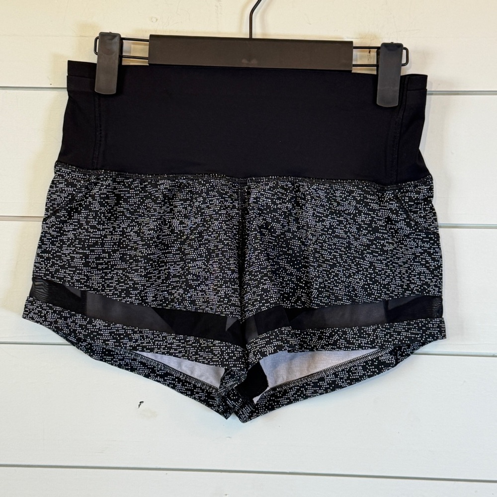 Lululemon pace perfect shorts 3" white and black women's‎ size 2